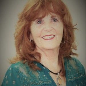 Meet your Posher, Carrie